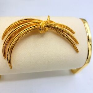 Vintage Monet Goldtone Brooch / 60s / Decorative Pin